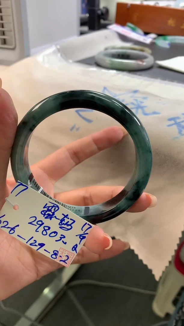 未镶嵌手镯翡翠霖**了翡翠手镯 下单联系小耳机#77