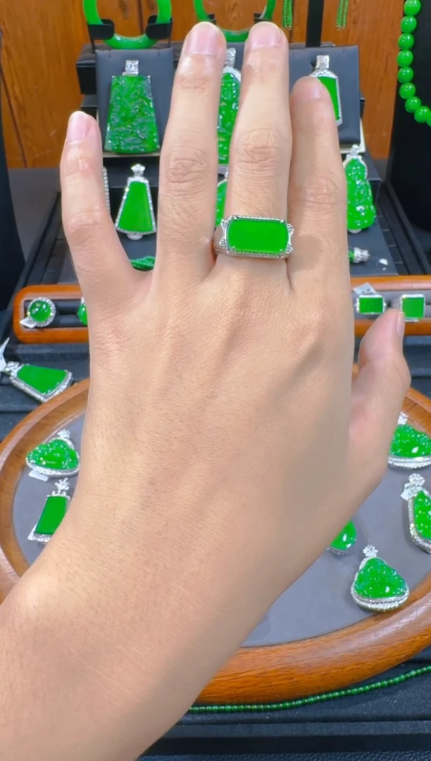 银S925镶嵌戒指翡翠天然A货翡翠