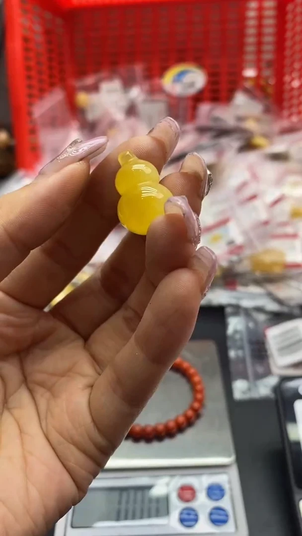 琥珀未镶嵌珠宝奇石162
