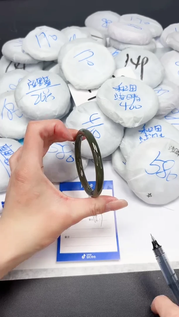 【闪购商品】和田玉手镯未镶嵌A271-55.7