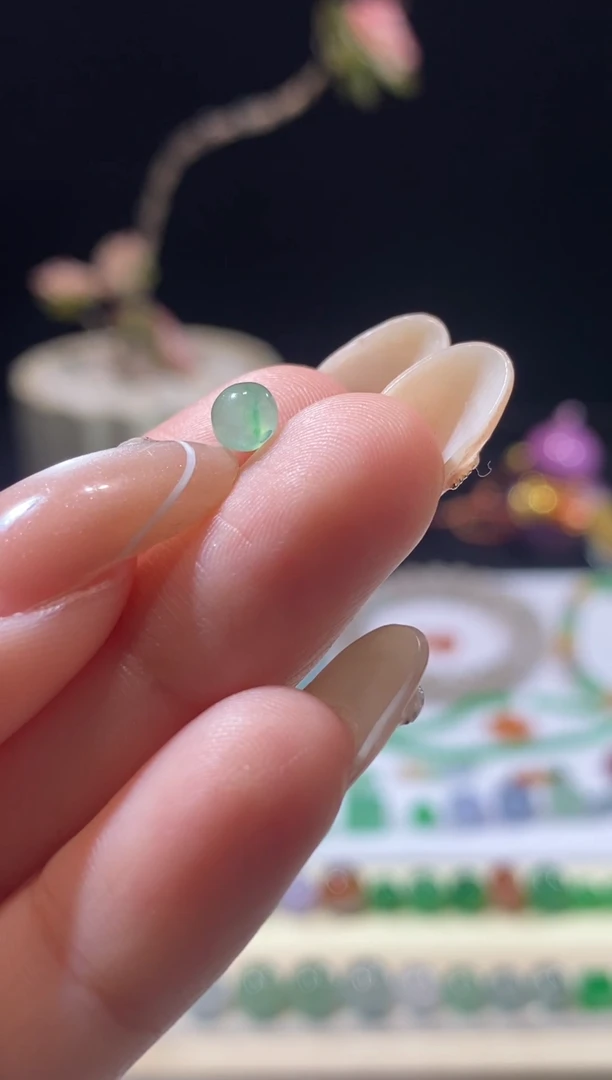 未镶嵌定制翡翠卡4.7/3.9小绿珠