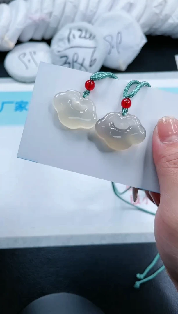 【闪购商品】石英质玉颈饰未镶嵌祥云 多样性发货拍一发一