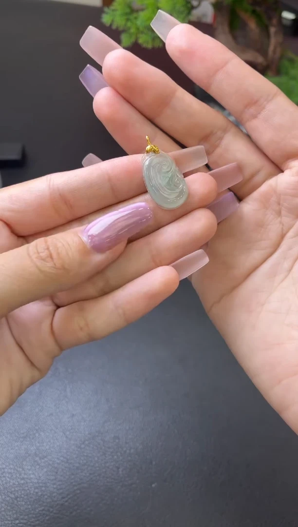 吊坠(不含链)18K金镶嵌翡翠吊坠（配皮绳！）