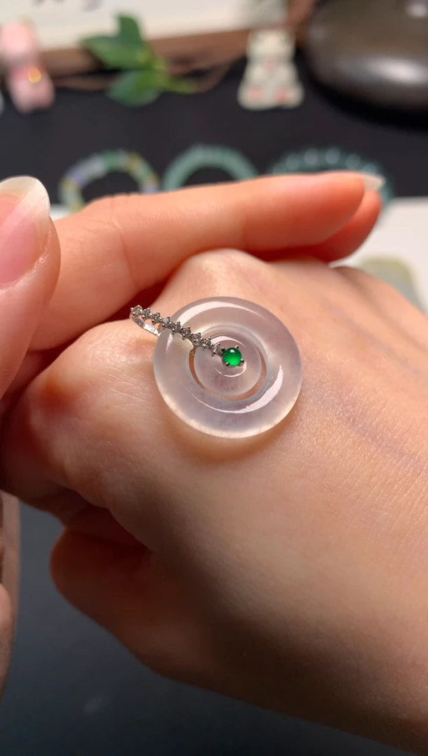 翡翠18K金镶嵌颈饰南**木0415530220