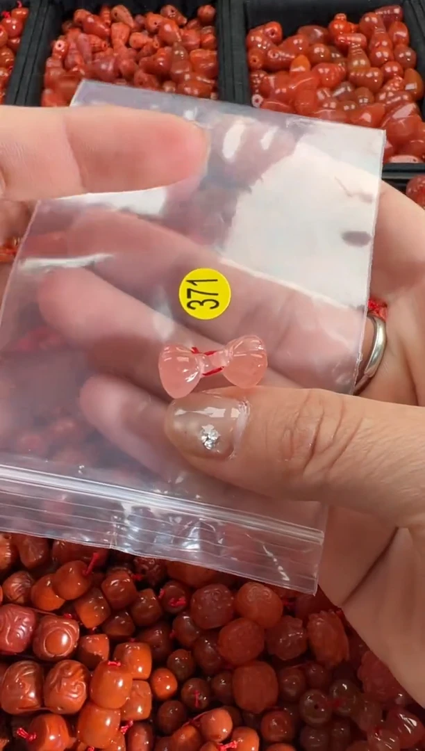 【闪购商品】南红玛瑙颈饰未镶嵌1
