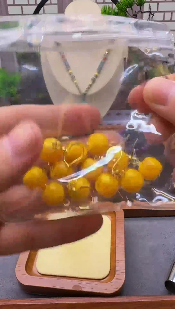 蜜蜡14K金镶嵌耳饰E01