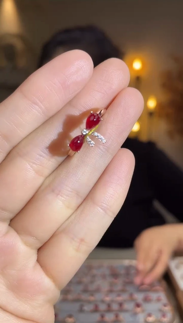 银S925镶嵌手饰红宝石手饰