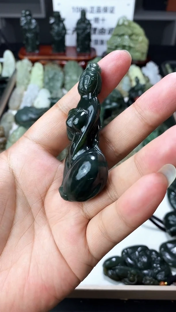 颈饰未镶嵌和田玉1