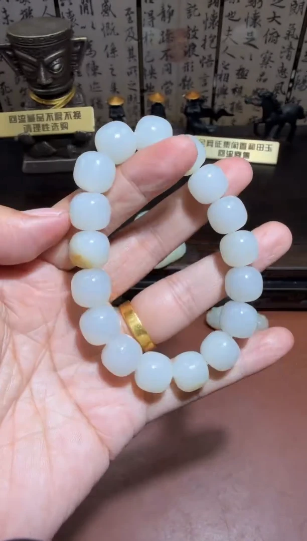 未镶嵌和田玉挂件和田玉