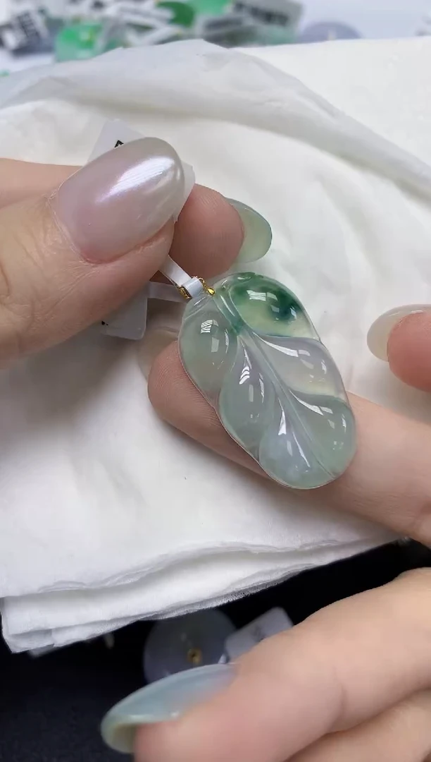 翡翠18K金镶嵌颈饰天然缅甸翡翠A货