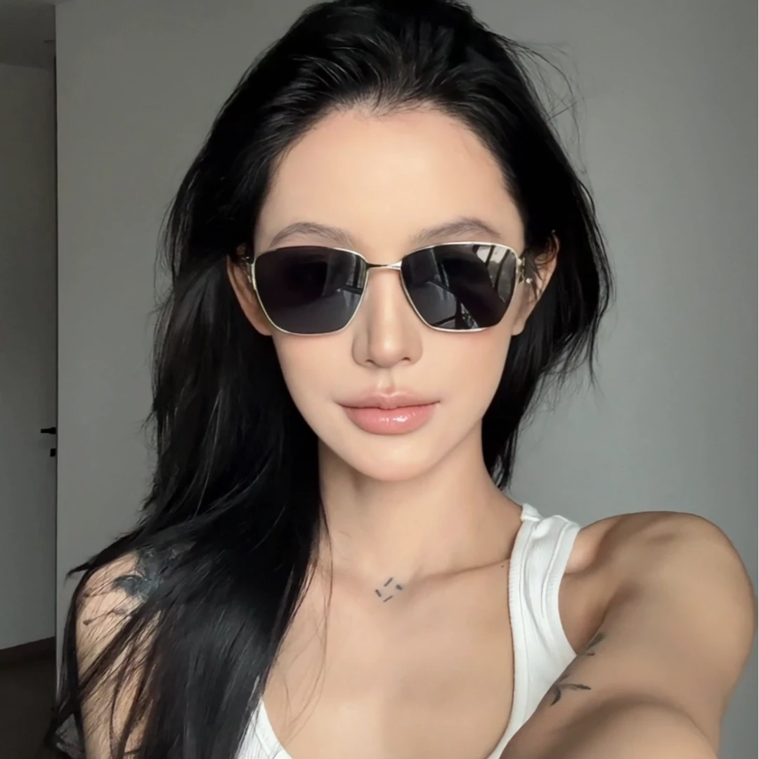 2025新款复古方形金属墨镜大框中性风格男女太阳眼镜美式时髦超轻