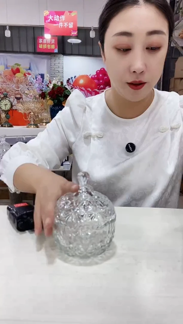 透明冰花糖果罐一个