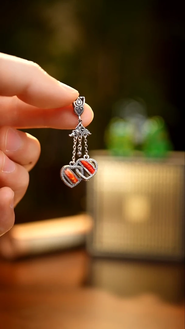 刺绣私人定制苗族手工W966