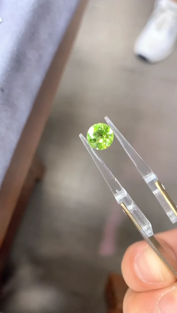 裸石未镶嵌橄榄石圆形 2ct 多样性发货一粒