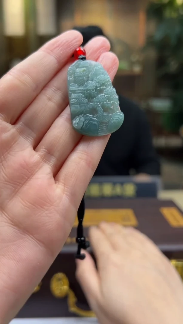 翡翠未镶嵌颈饰YQ-2025-5-30-41