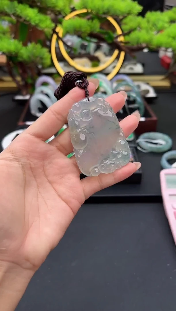 颈饰未镶嵌翡翠吊坠