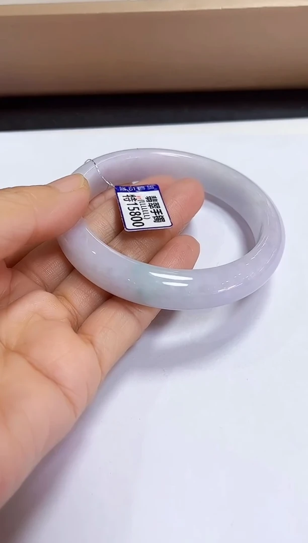 颈饰未镶嵌翡翠手镯59