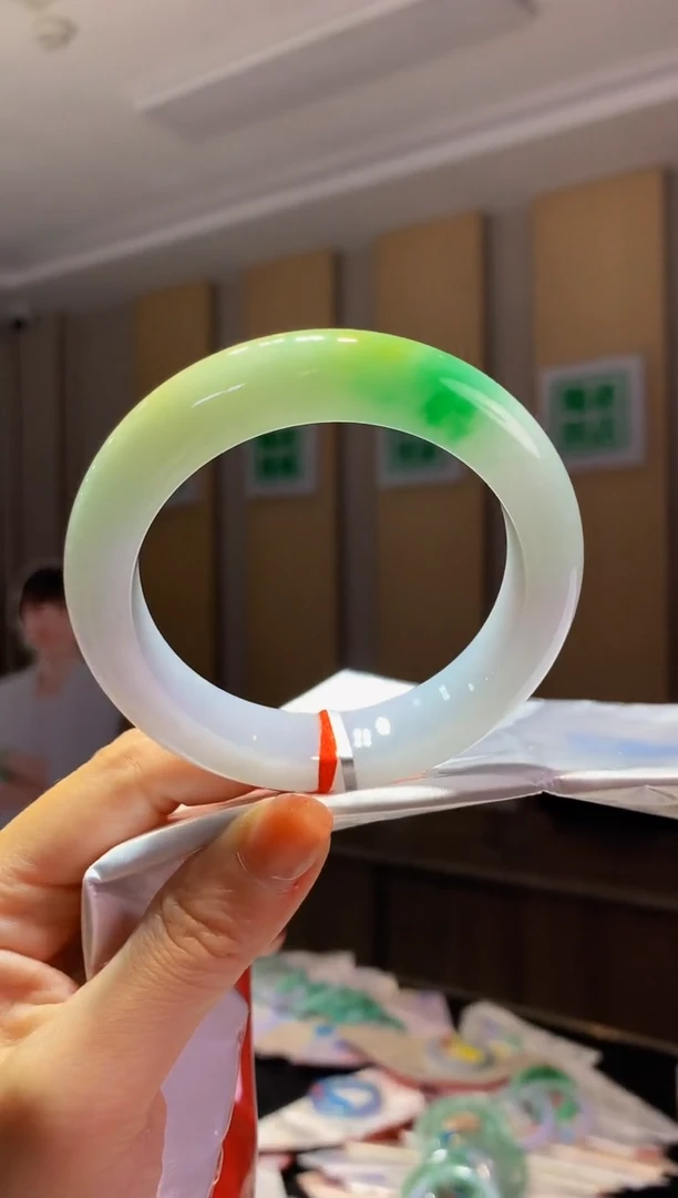 未镶嵌手镯翡翠- C126圈口57.4 全款16万 定金2万