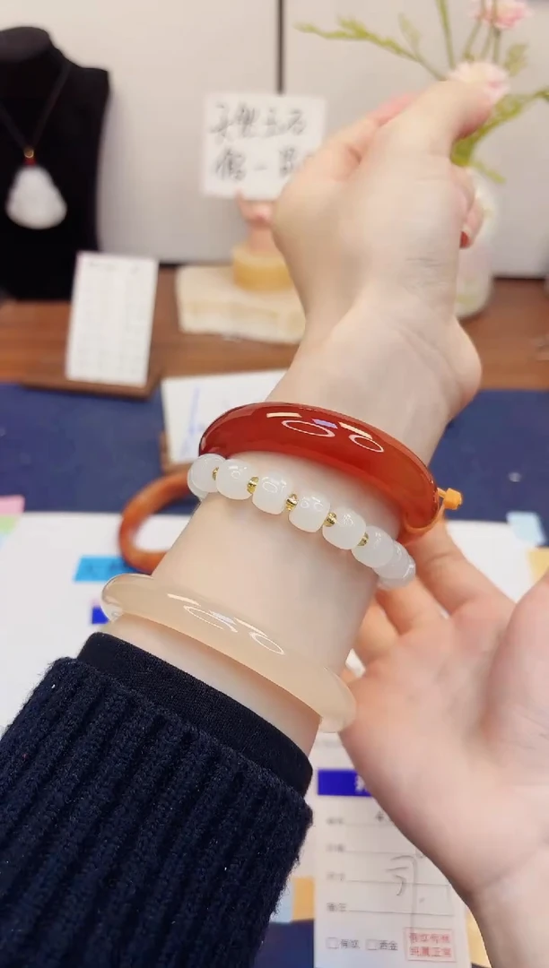 【闪购商品】石英质玉手镯未镶嵌430-玛瑙-圈口57