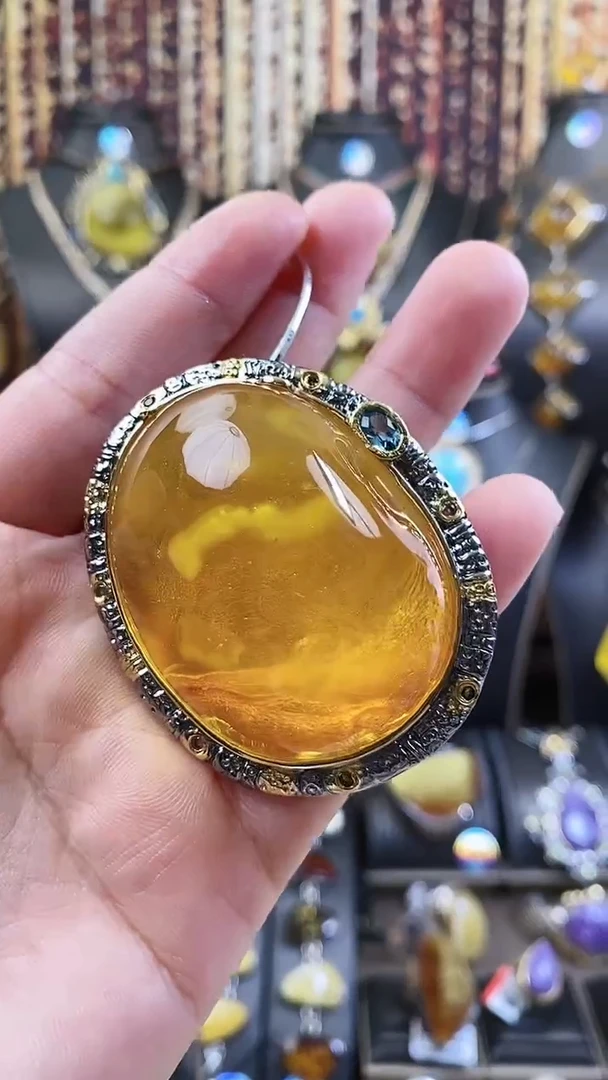 银S925镶嵌颈饰琥珀吊坠