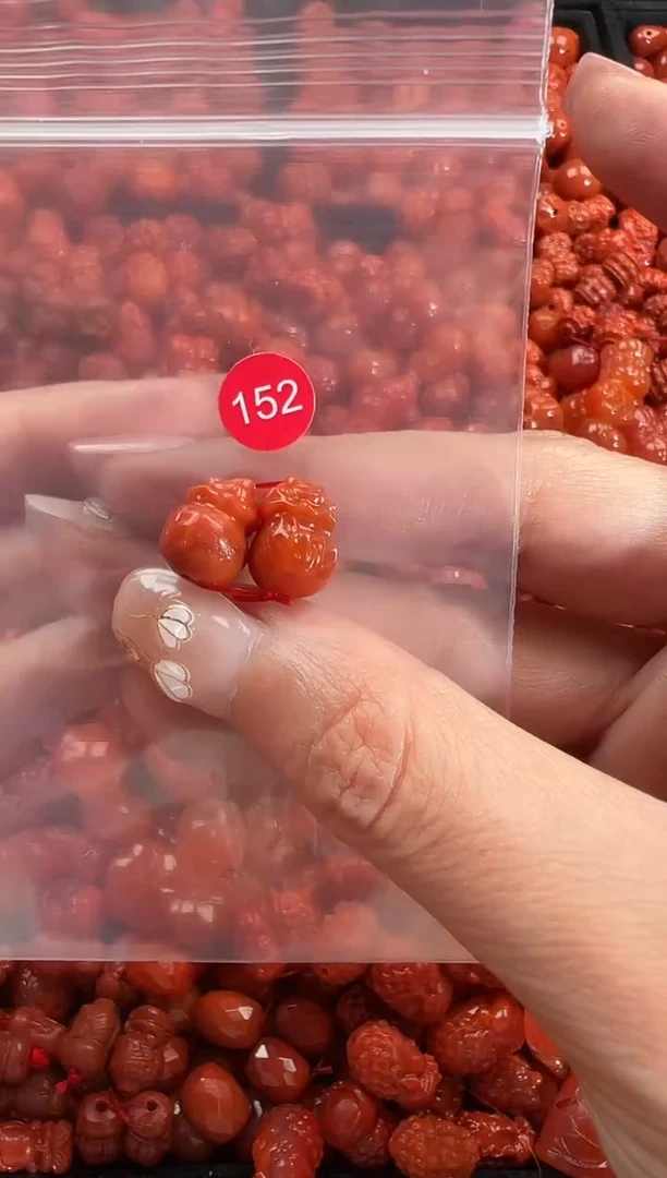 颈饰未镶嵌南红玛瑙1