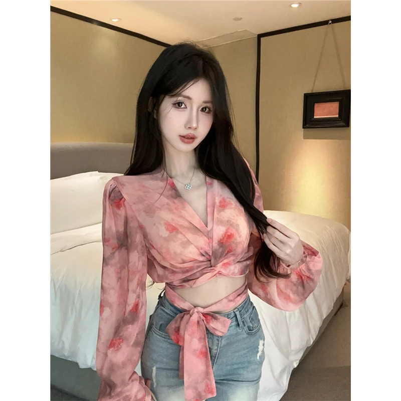 泡泡袖粉色碎花衬衫女夏日纯欲辣妹v领绑带上衣独特绝美防晒衬衣