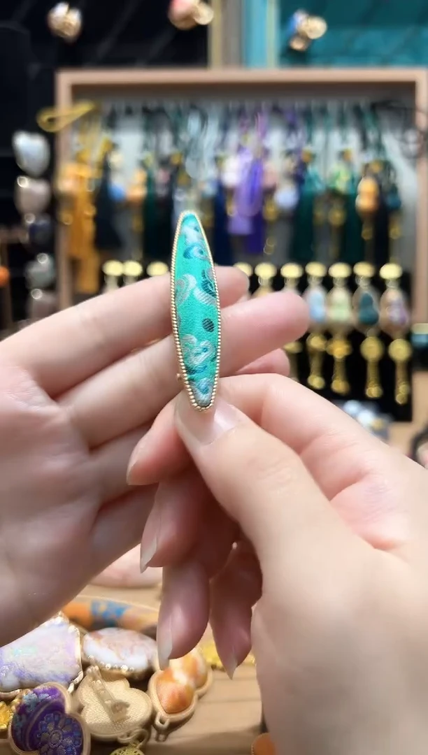 【闪购商品】【孤品车3.5】绿色祥云小柳叶鸭嘴夹