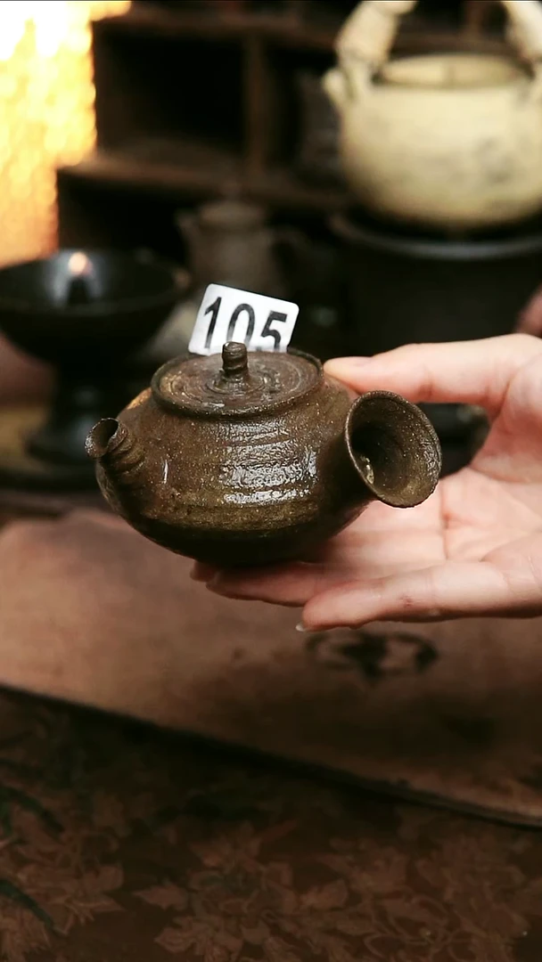 紫砂全手工粉引侧把茶壶125毫升