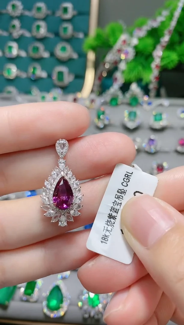 18K金吊坠彩色蓝宝石18K金镶嵌.