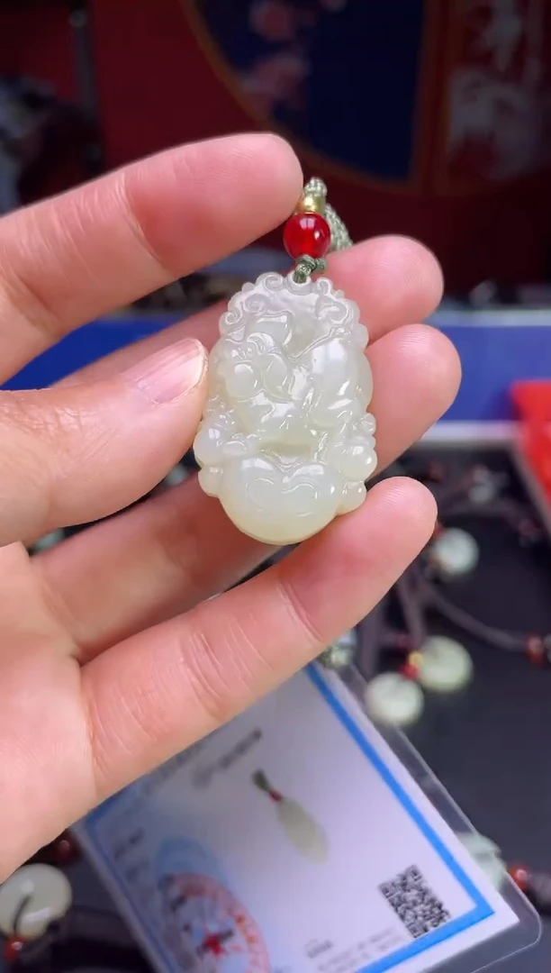 颈饰未镶嵌和田玉1