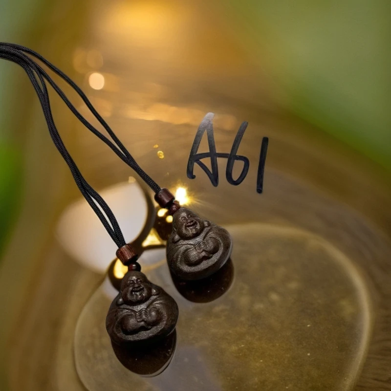 a61-【臻尚出品】锋哥宠粉福利款小香香佛公吊坠-随机发一