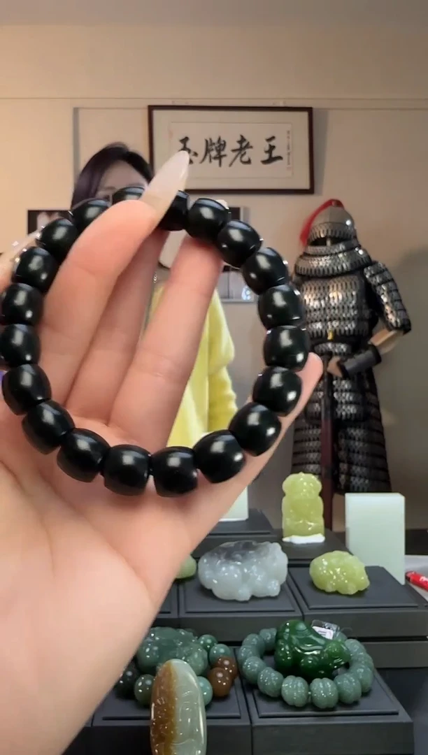 颈饰未镶嵌和田玉青玉直切手串