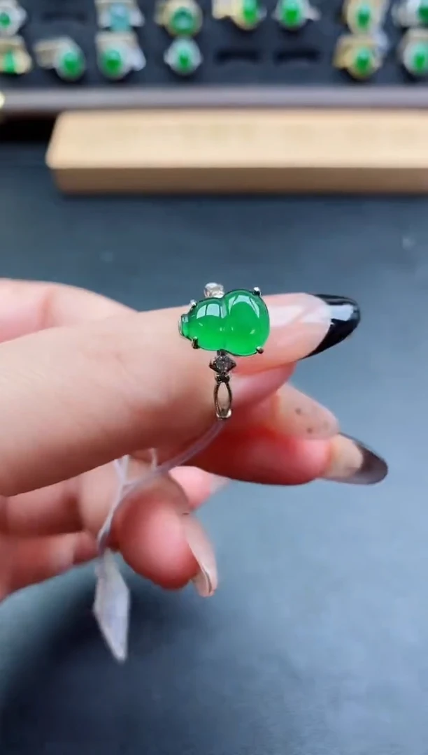 银S925镶嵌戒指翡翠1