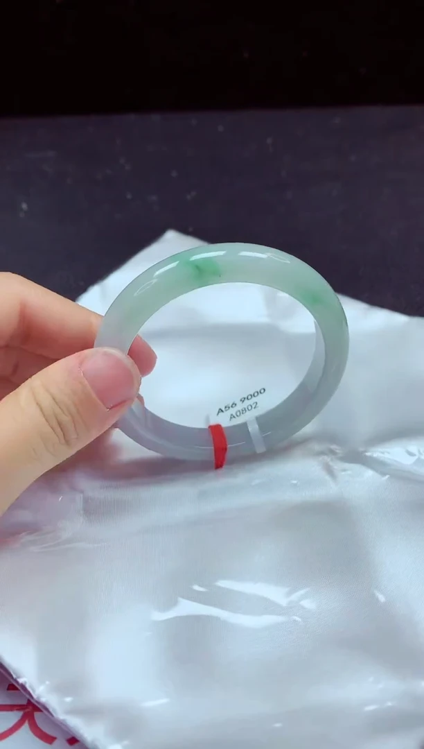 【闪购商品】翡翠手镯未镶嵌镯子56+