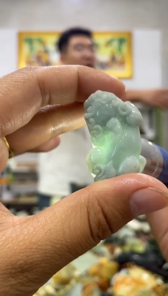 未镶嵌岫玉吊坠