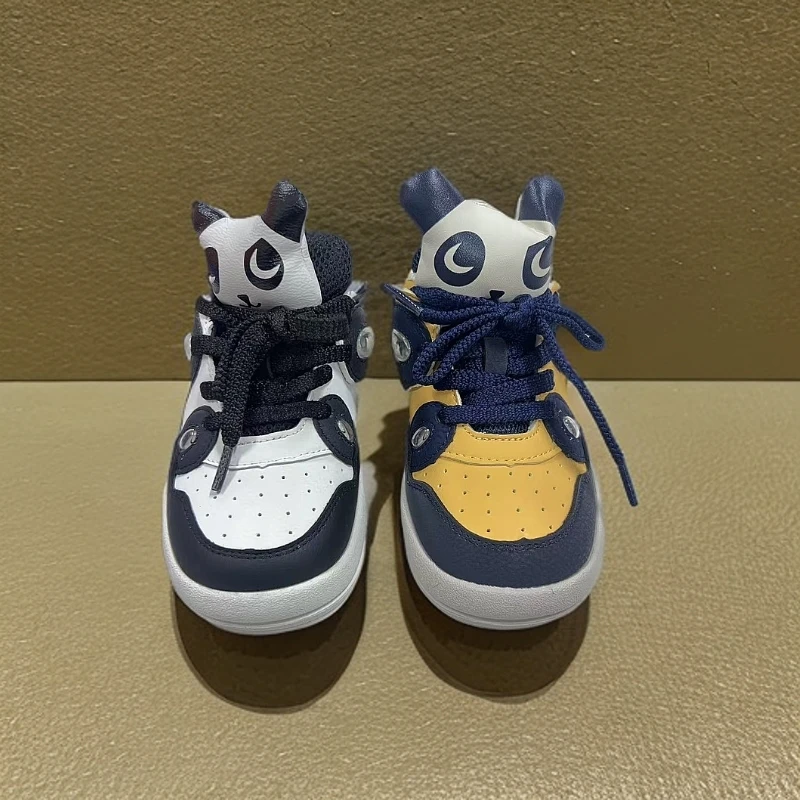 儿童童鞋新款防滑板鞋休闲风四季百搭鞋子运动鞋26