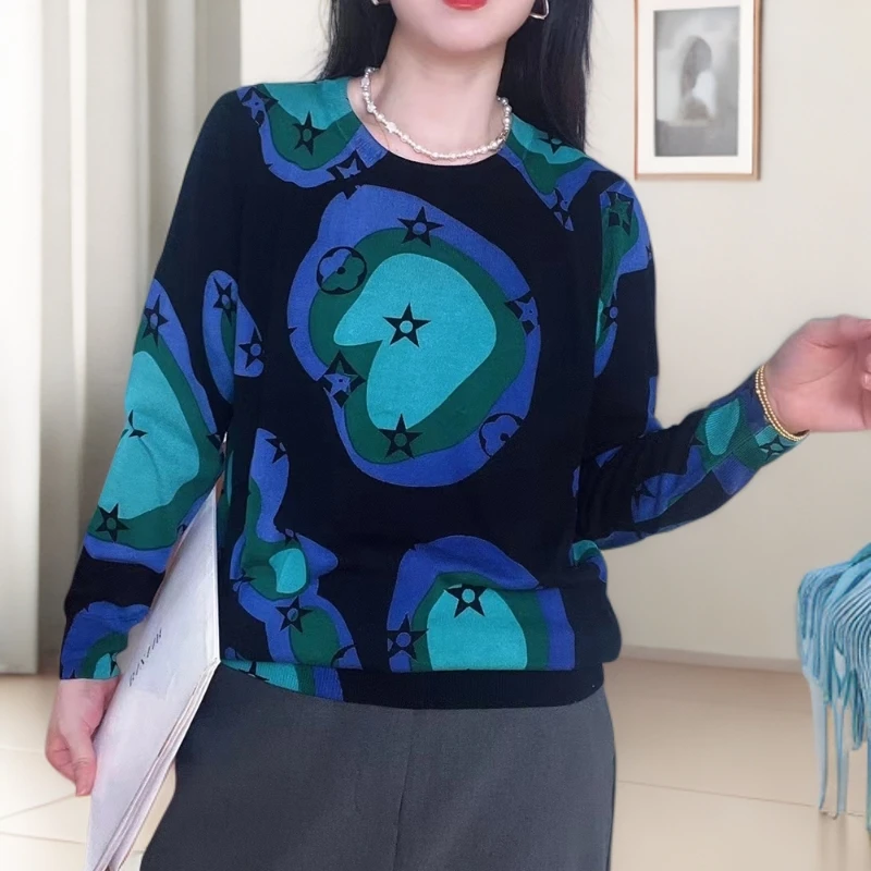 洋气上衣女春秋2025薄款宽松长袖莫代尔针织打底衫圆领印花毛衣