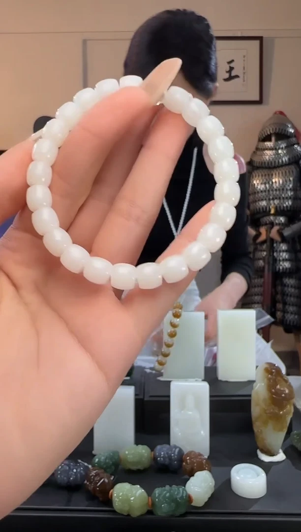 颈饰未镶嵌和田玉白玉直切手串