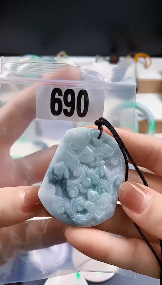 颈饰未镶嵌翡翠天然翡翠吊坠挂件