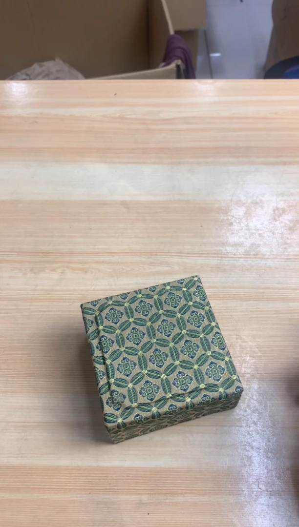 默认微瑕，no退no换，介意勿拍