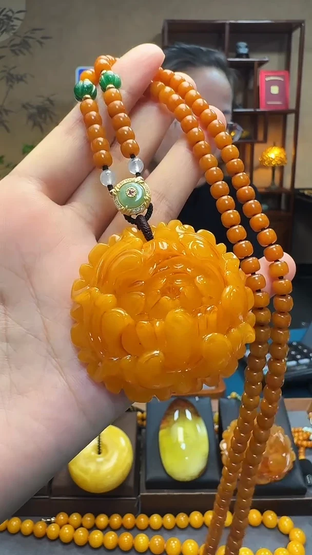 蜜蜡吊坠(赠链)未镶嵌天然保真蜜蜡牡丹花套装