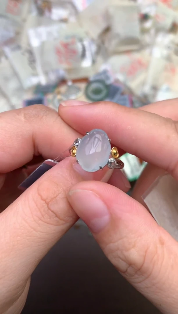 18K金镶嵌挂件翡翠一