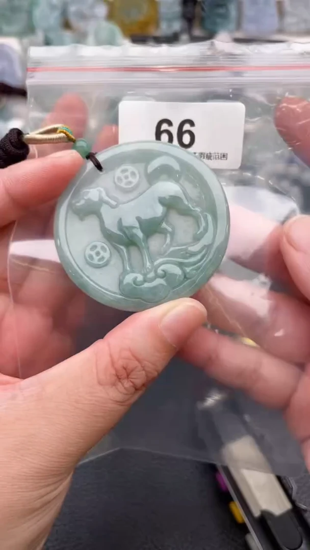 颈饰未镶嵌翡翠天然缅甸翡翠A货66