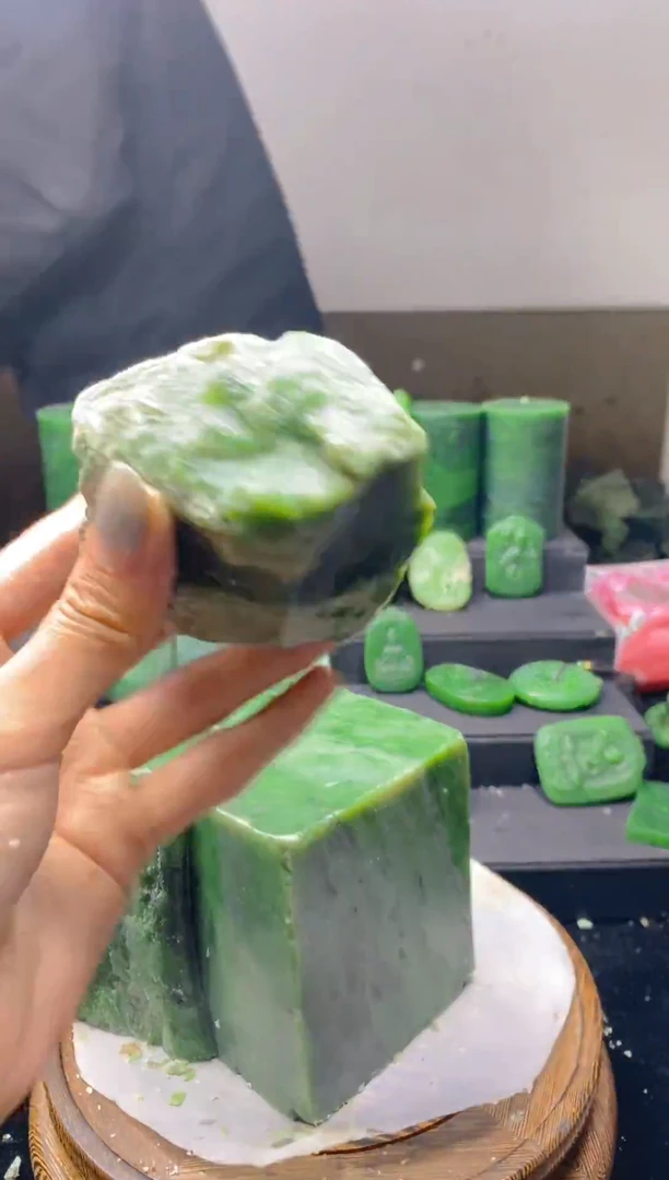 未镶嵌和田玉（碧玉）珠宝半成品1