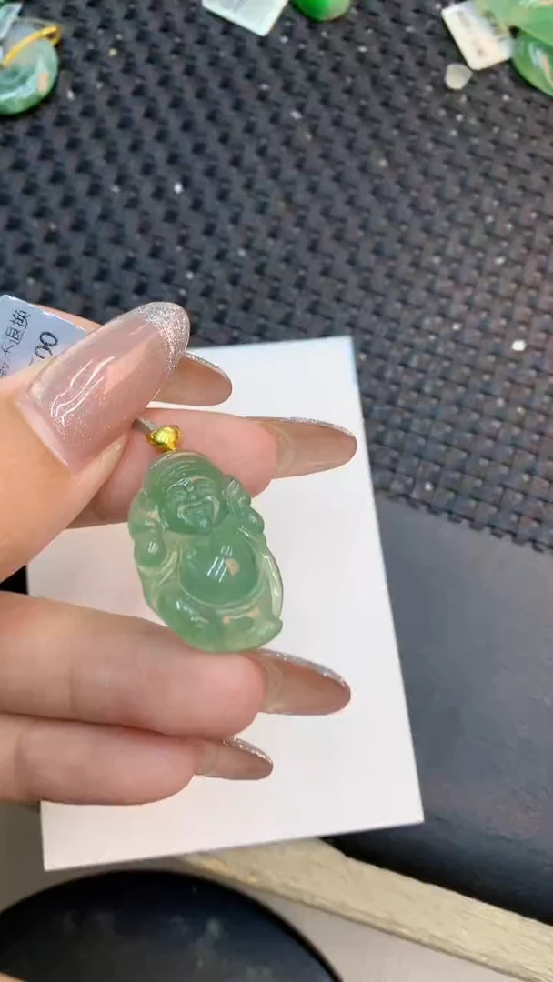 颈饰18K金镶嵌翡翠1