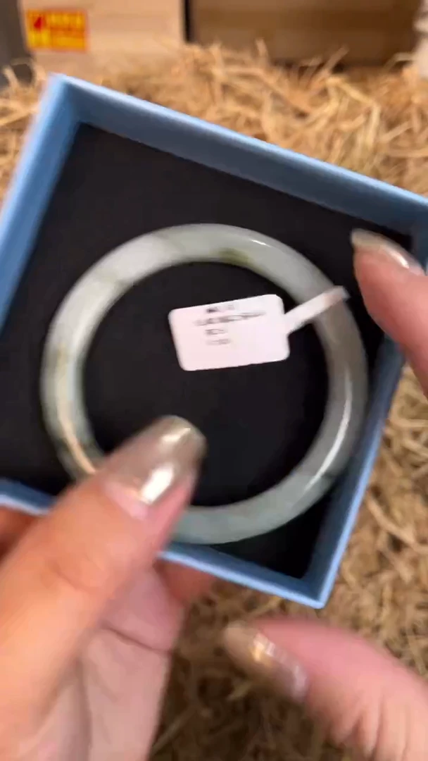 未镶嵌手镯石英质玉编号C-507