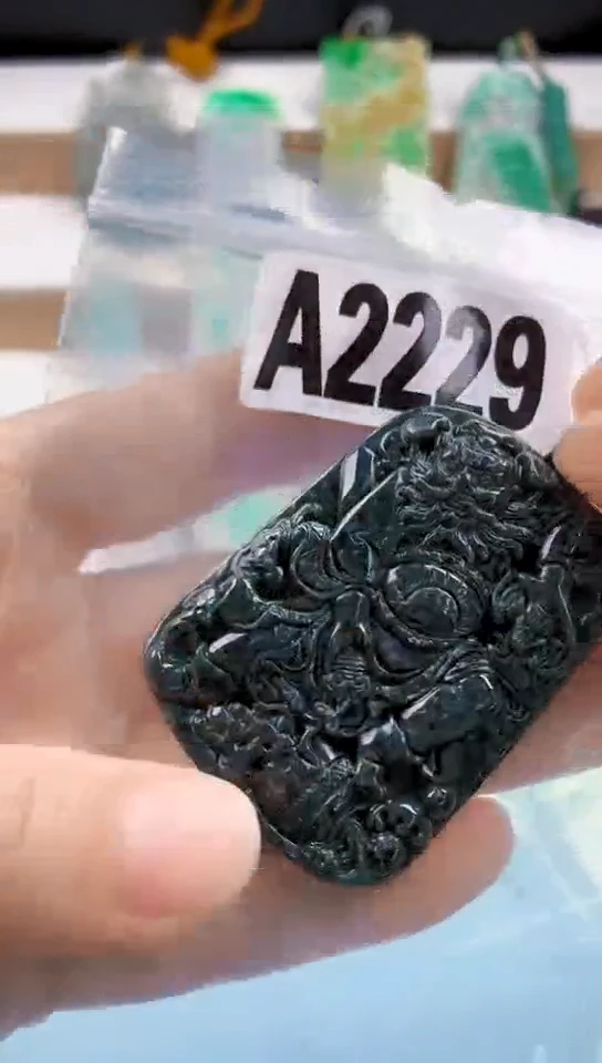 翡翠未镶嵌颈饰天然翡翠吊坠挂件