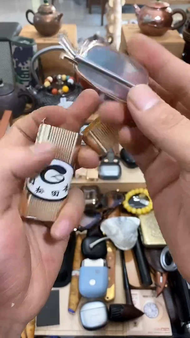 瓷片闪购商品  如图所示