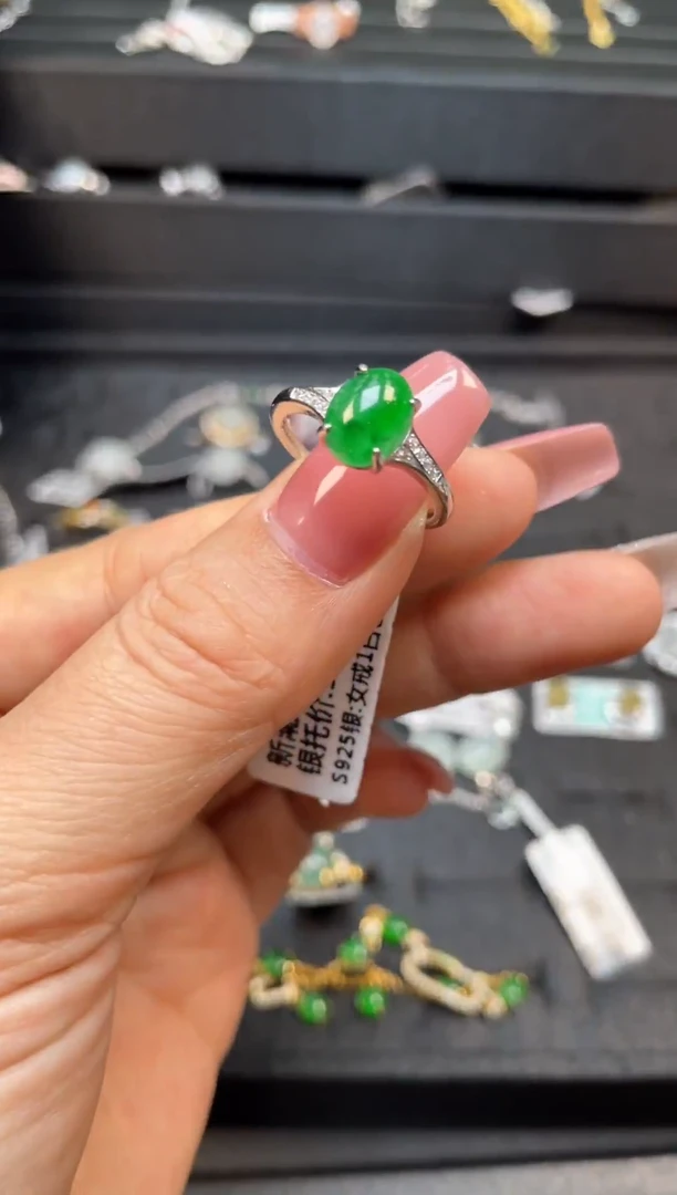 银S925镶嵌戒指翡翠天然翡翠A货