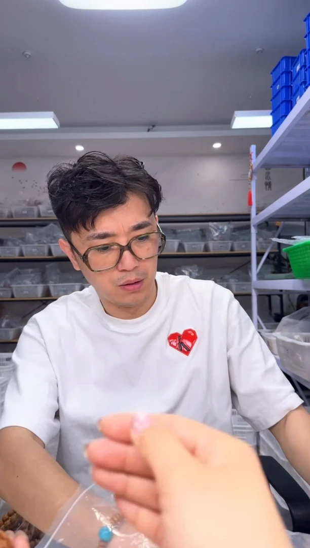 【闪购商品】文玩核桃把件40金公子